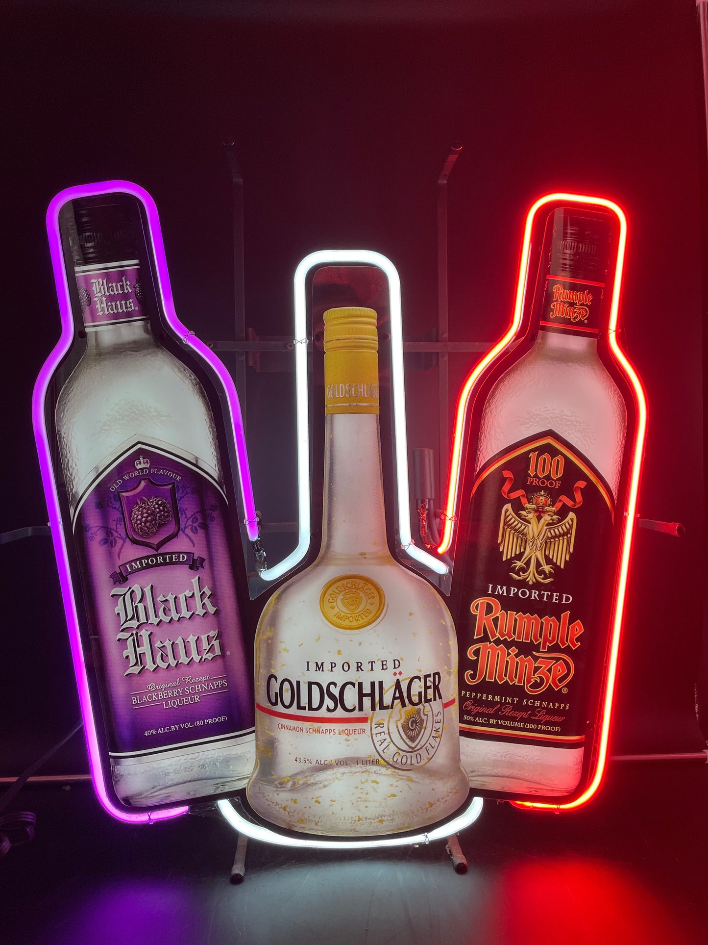 Right Bottle Border for Black Haus / Gold Schlager / Rumple Minze Replacement Tube - Neon Sign Part