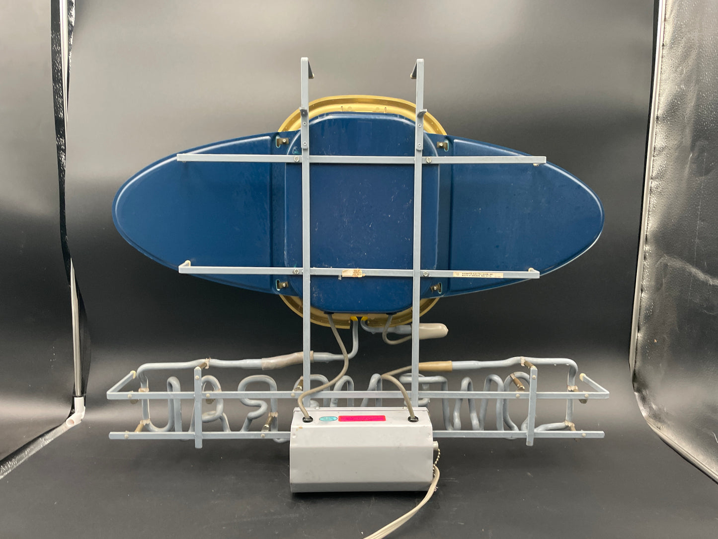 Vintage 1987 Lowenbrau Beer w/ World Map Neon Light-Up Sign