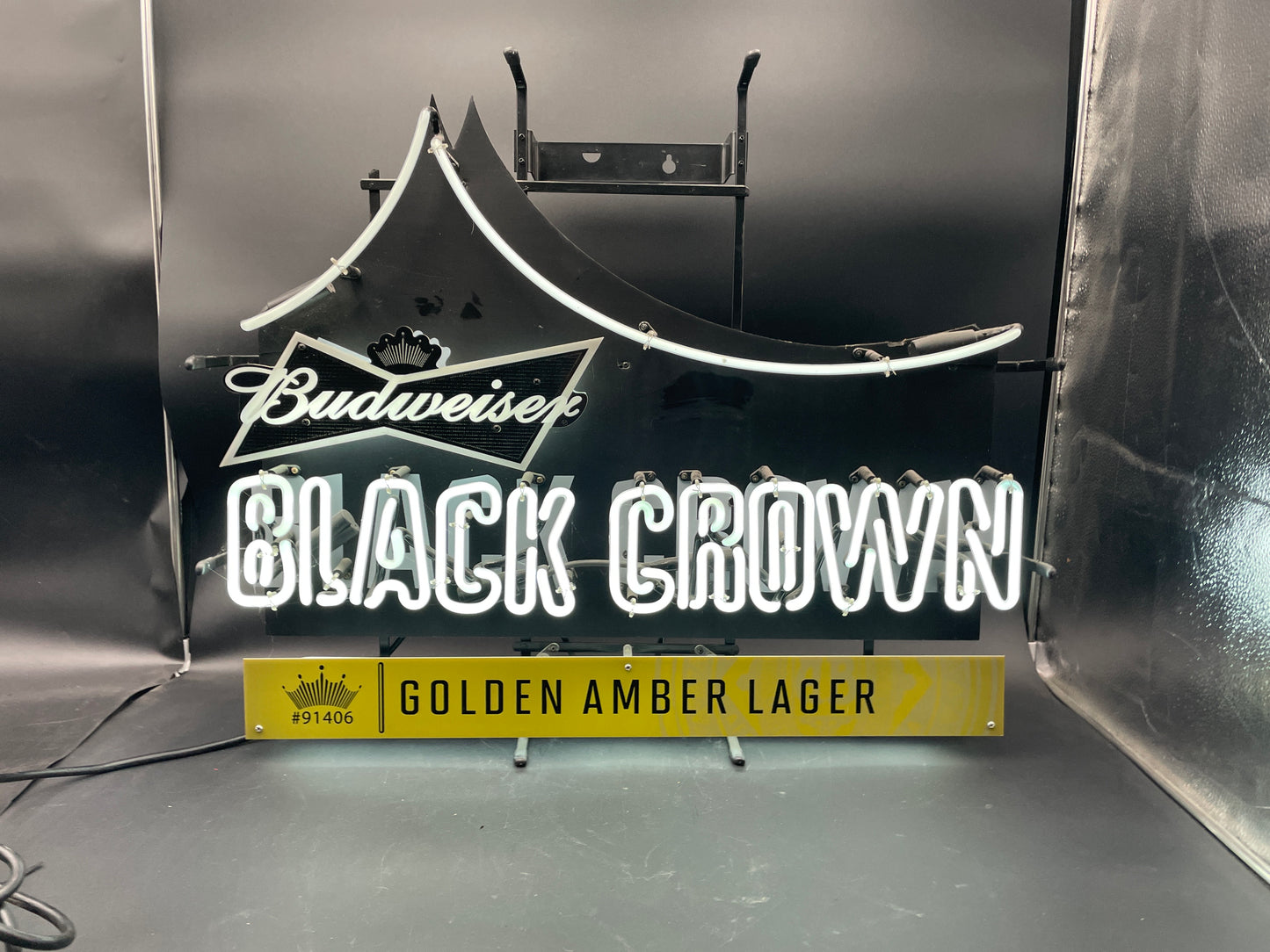 Budweiser Black Crown Golden Amber Lager Neon Sign