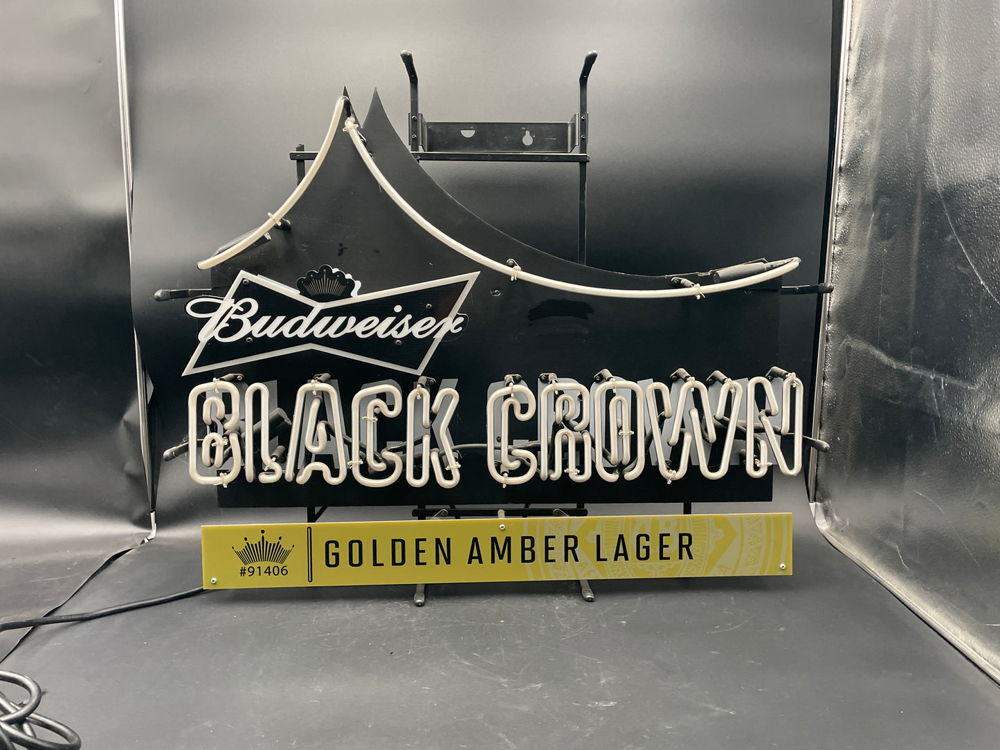 Budweiser Black Crown Golden Amber Lager Neon Sign