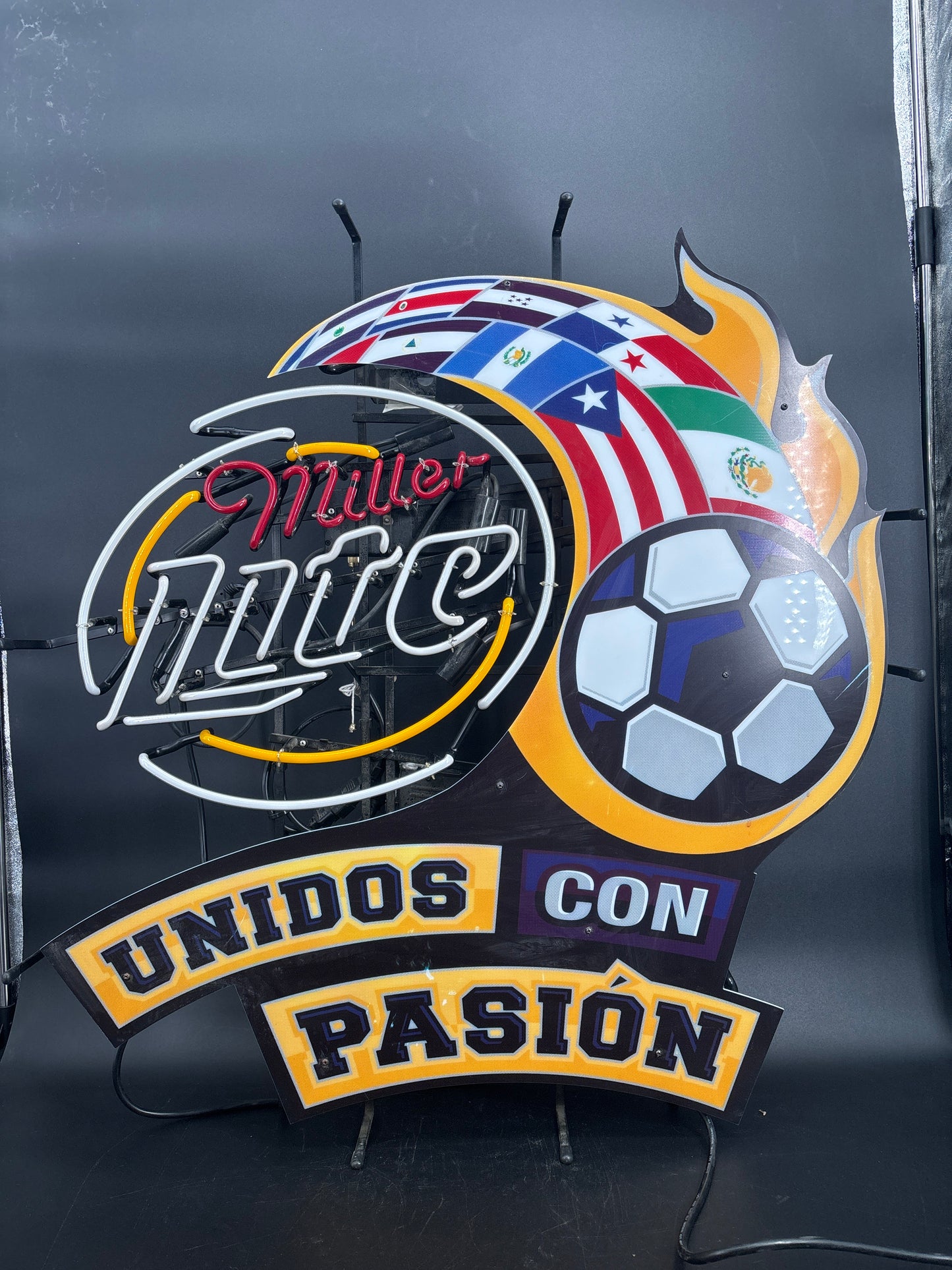 Miller Lite "Unidos Con Pasión" Neon Sign