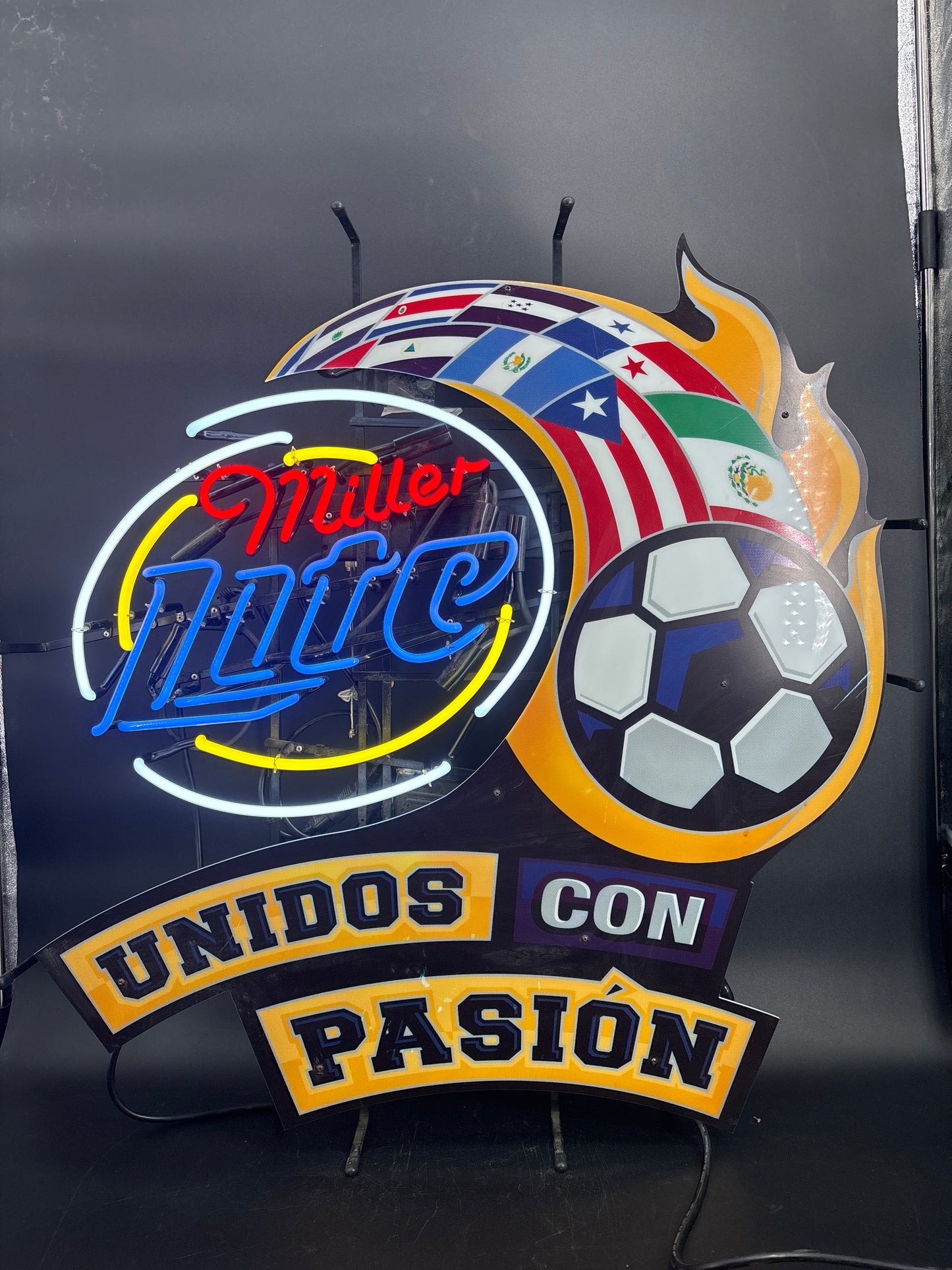 Miller Lite "Unidos Con Pasión" Neon Sign