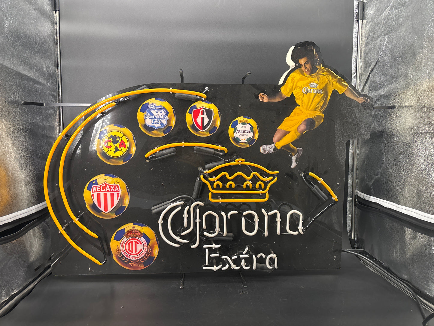Corona Extra Motion Neon Sign – Soccer Kick with Liga MX Teams