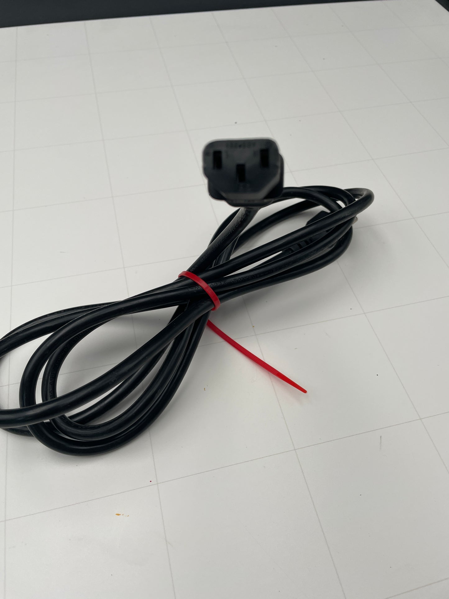 8.5 Ft Neon Sign Replacement Power Cord – Single IEC Plug-In