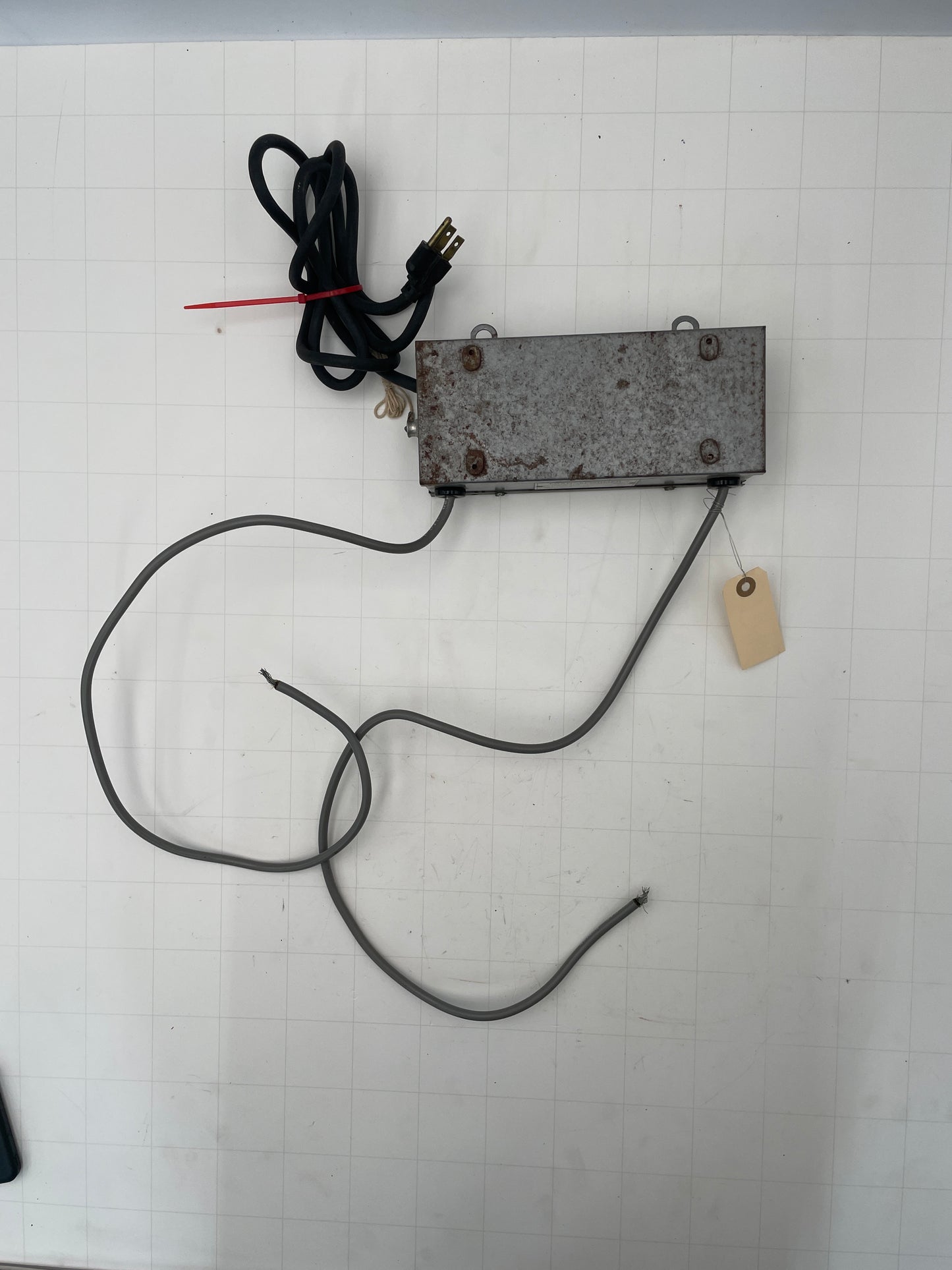 Franceformer 7530-HX Neon Transformer – 7500V 30mA, Long Leads, BLATZ Housing, USA Made Vintage Core & Coil Neon Sign Replacement Transformer – 7.5Kv