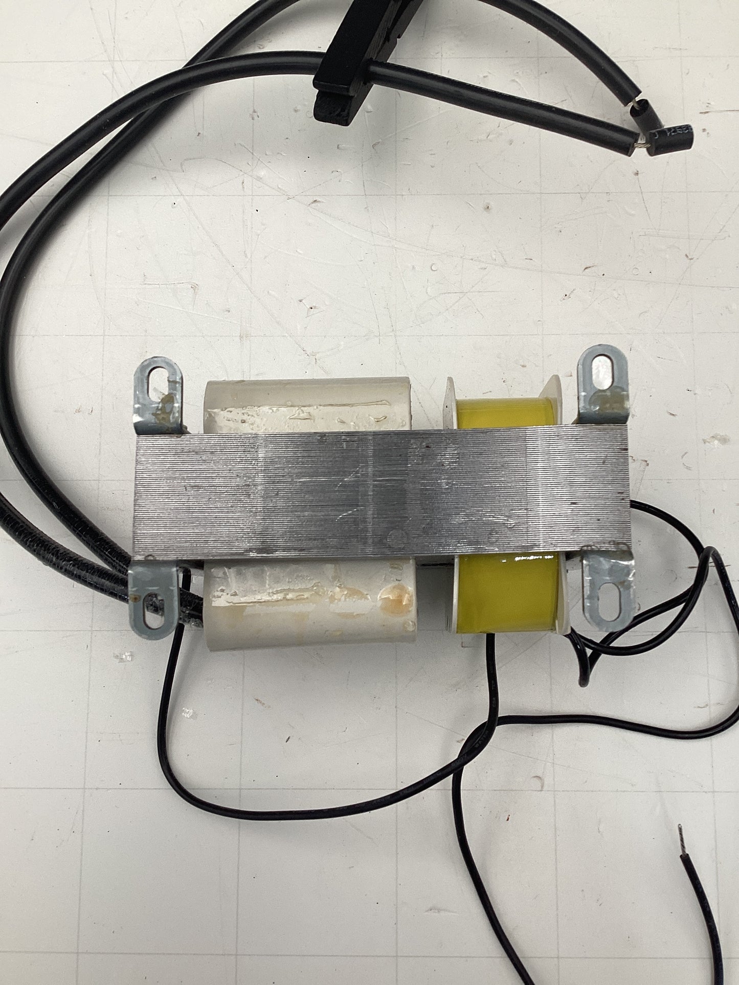 Open Core & Coil Neon Sign Transformer – 6,000V 20mA – Model CC6020
