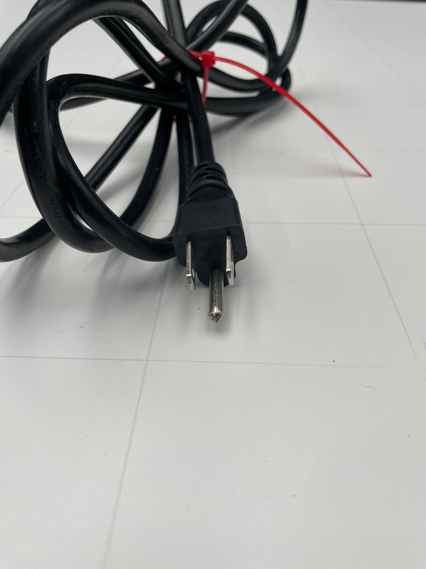 8.5 Ft Neon Sign Replacement Power Cord – Single IEC Plug-In