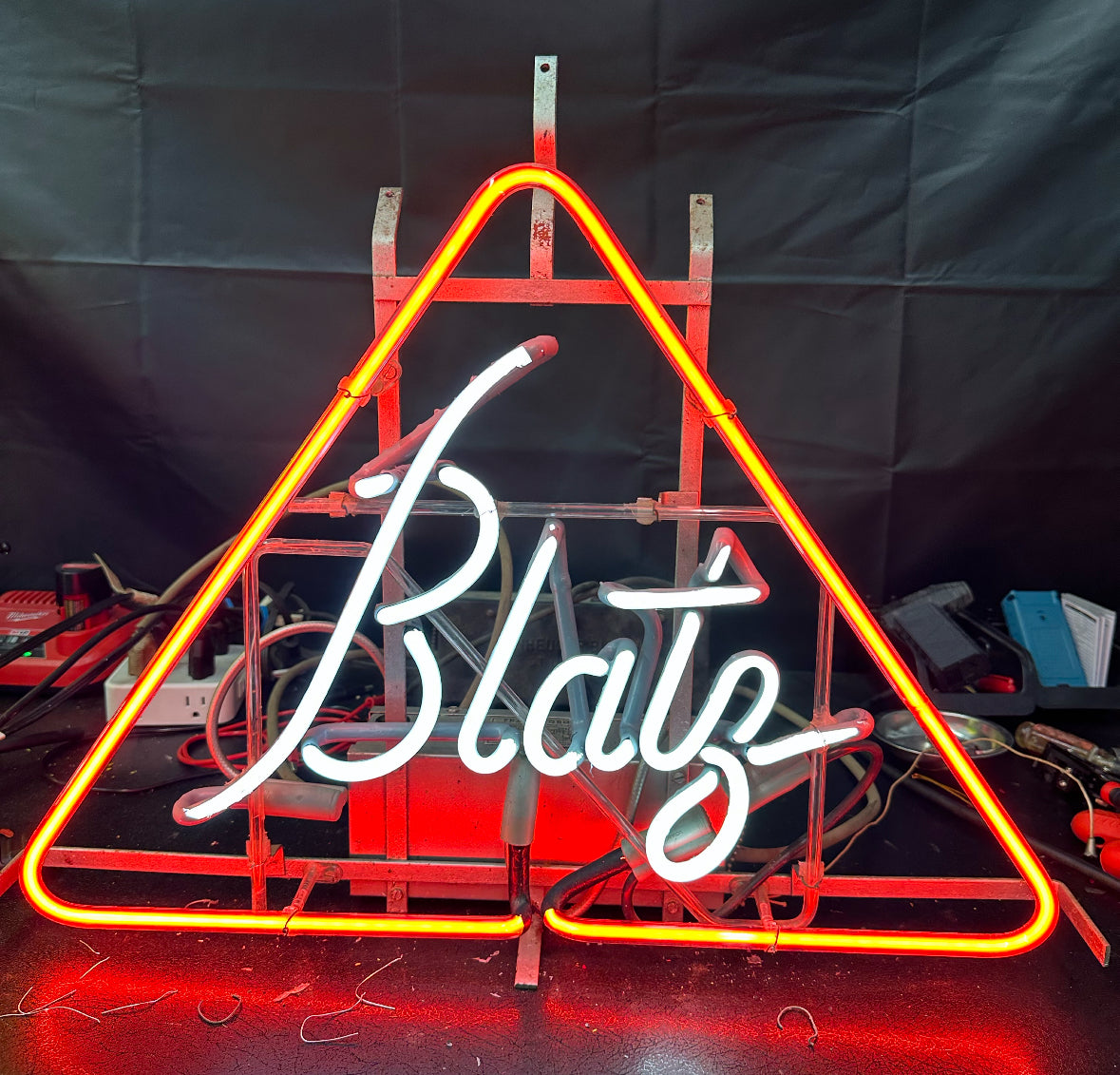 Blatz script for triangle border Neon Sign Replacement Tube