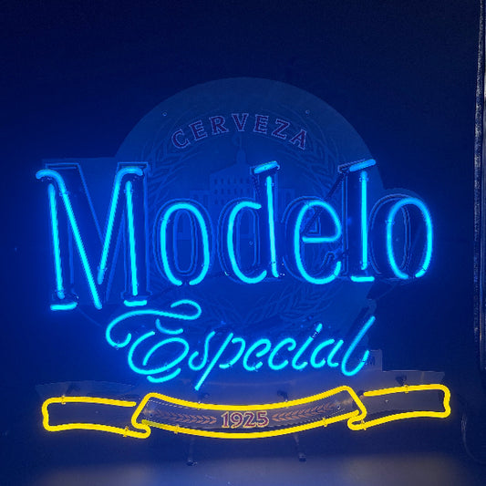 Modelo Especial Neon Sign