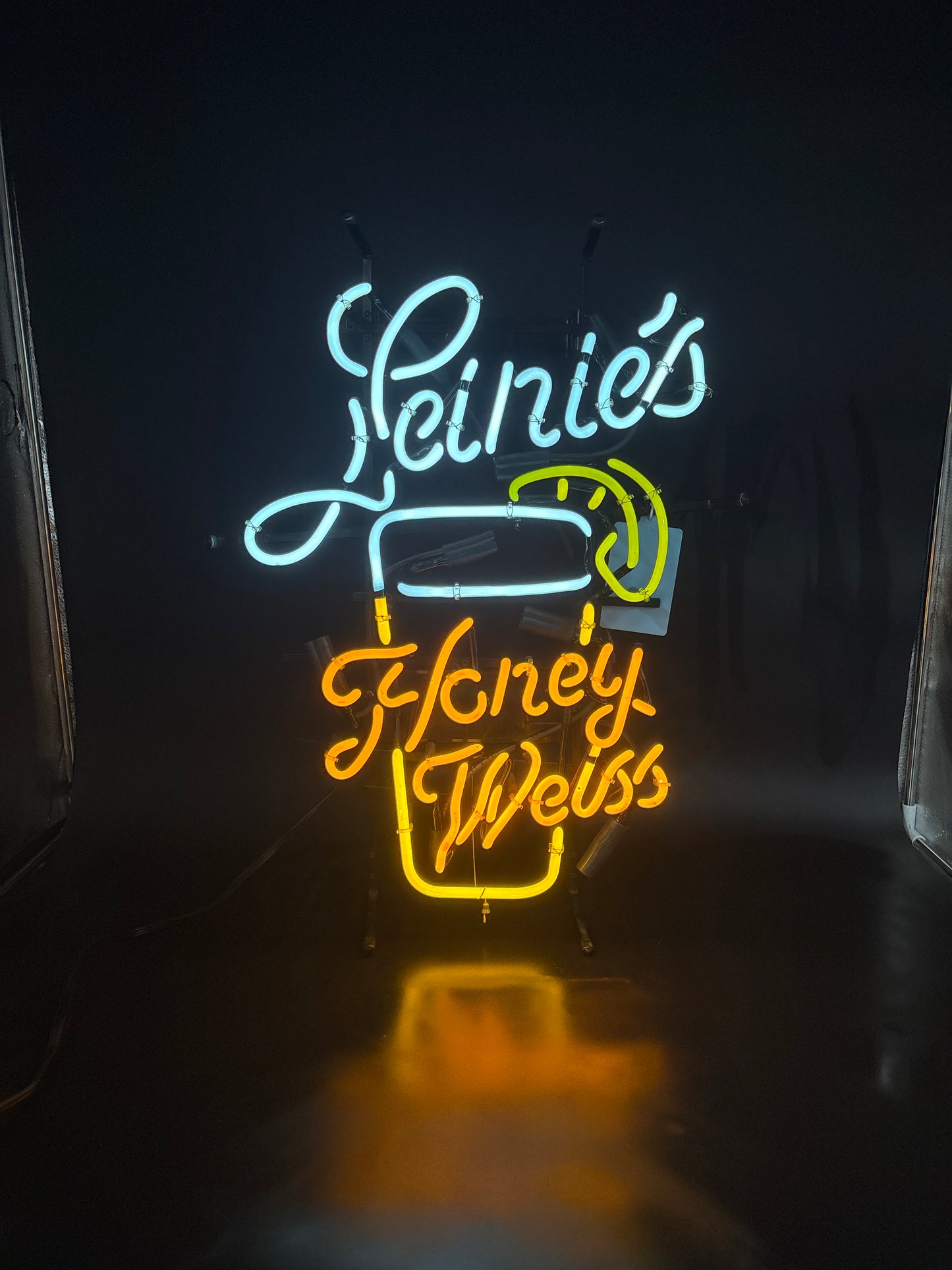 Leinie's Script Word unit for Leinie's Honey Weiss Replacement Tube - Neon Sign Part