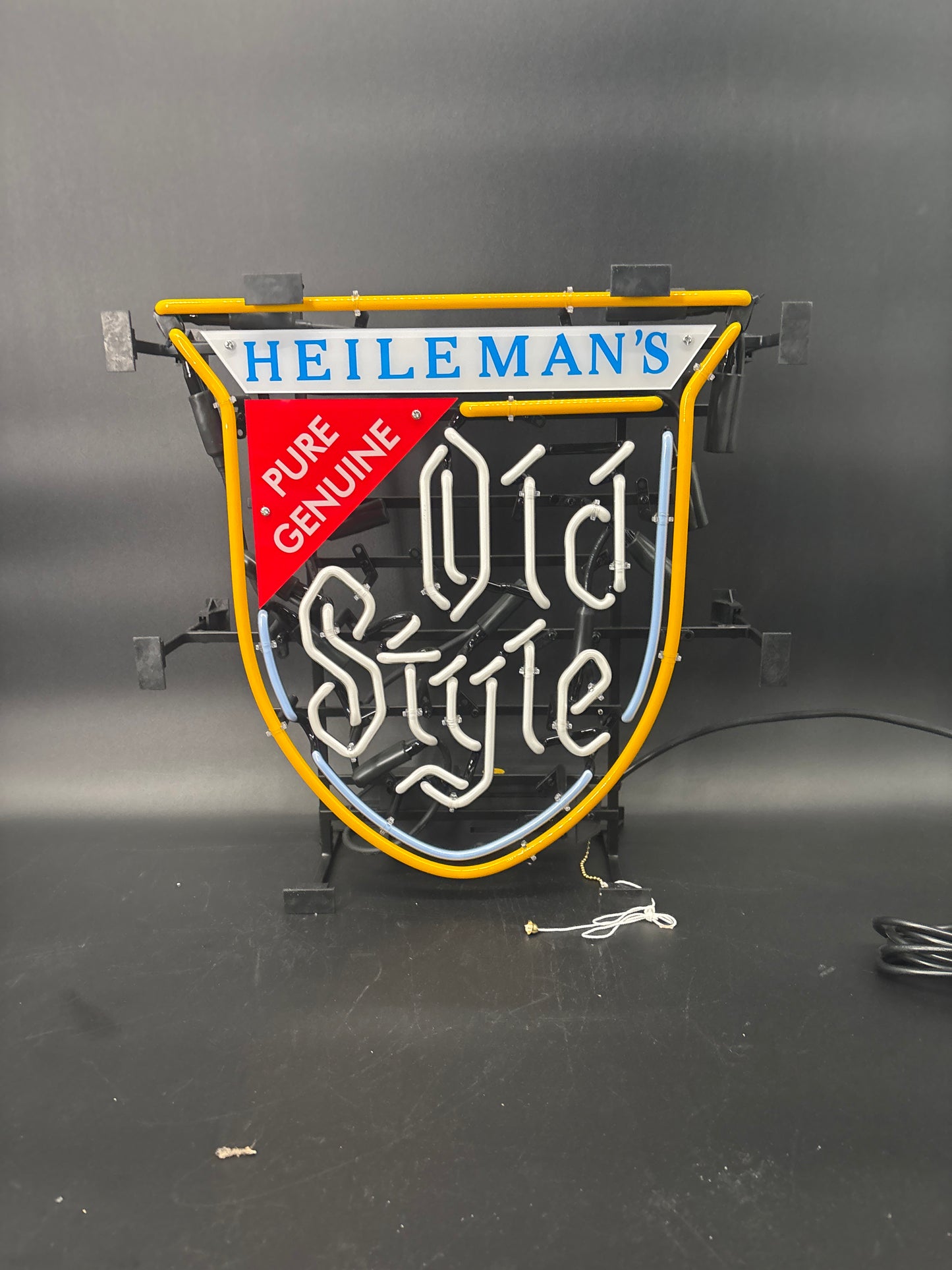 Old Style Retro Neon Beer Sign (2011)
